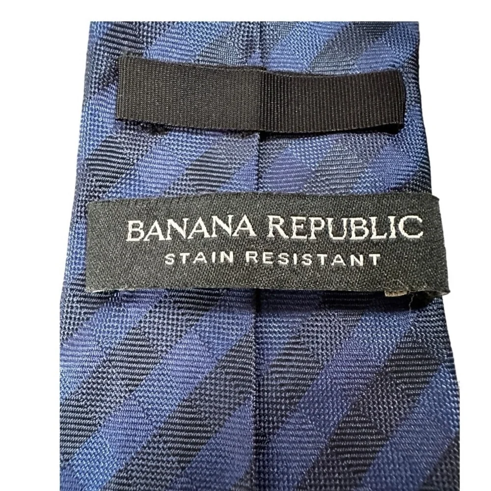 Banana Republic Silk Navy Blue Checkered Dress Tie 100% Silk Stain Resis…